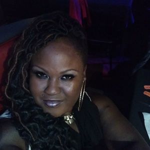 Meet your Posher, Latoya